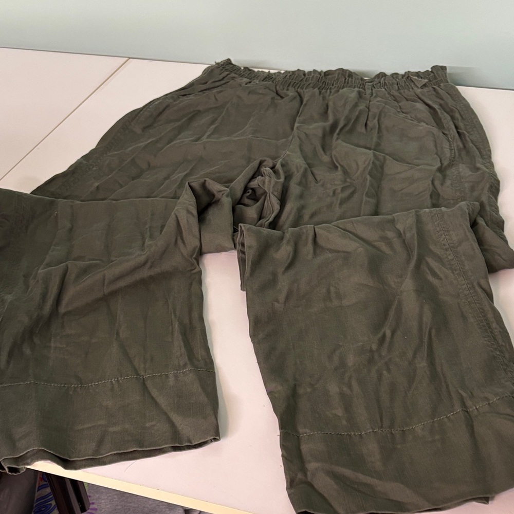 Woman’s Olive Green Pants